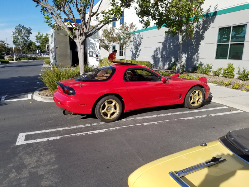 The young man who brought this RX-7 was really nice.